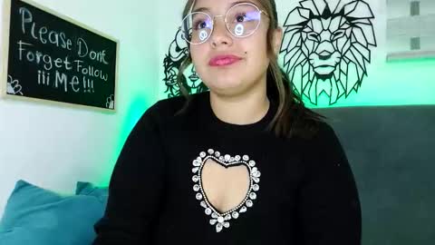 valeria online show from 10/08/25, 12:08