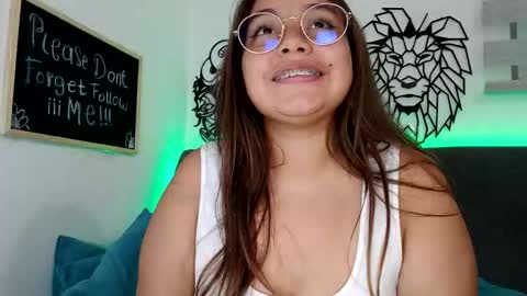valeria online show from 10/12/25, 02:21
