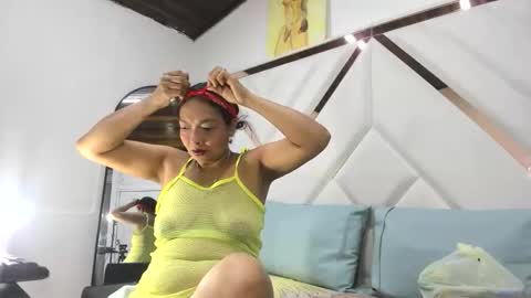 valeria_gil_ online show from 05/05/26, 03:14