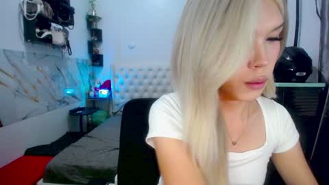 Snapshot of valeria_nikia chatting on 02/06/25, 01:10 VALERIA online show from 02/06/25, 01:10