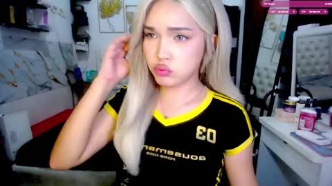 Snapshot of valeria_nikia chatting on 01/16/26, 11:25 VALERIA online show from 01/16/26, 11:25