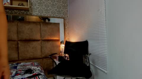 Costume lover online show from 03/03/25, 03:19