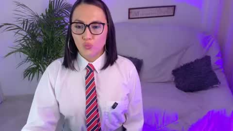 Snapshot of valeriaa_cruz chatting on 07/10/26, 12:37 valeriaa cruz online show from 07/10/26, 12:37
