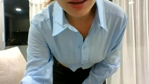 Snapshot of valeriafrannco chatting on 06/23/26, 04:10 valeriafrannco online show from 06/23/26, 04:10