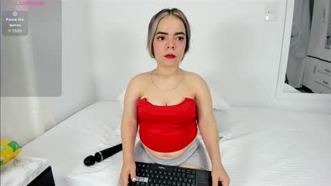 Snapshot of valerialoren chatting on 09/16/25, 02:34 valerialoren online show from 09/16/25, 02:34