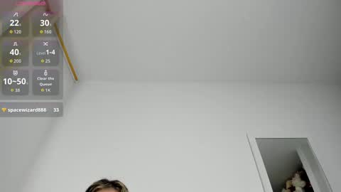 Snapshot of valerialoren chatting on 10/27/25, 03:32 valerialoren online show from 10/27/25, 03:32