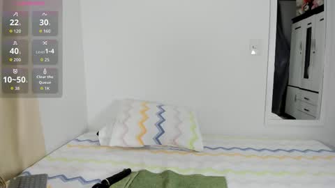 Snapshot of valerialoren chatting on 11/25/25, 03:17 valerialoren online show from 11/25/25, 03:17