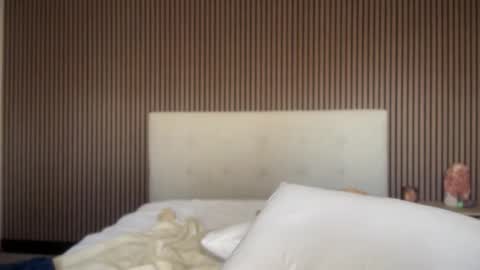 Snapshot of valeriapeterson chatting on 10/10/25, 11:04 Valeria Peterson online show from 10/10/25, 11:04