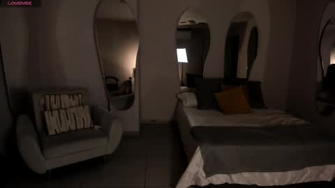 Snapshot of valeriariverax chatting on 09/29/25, 12:49 Valeria online show from 09/29/25, 12:49
