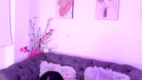 Snapshot of valeriaruiz_1 chatting on 12/27/24, 06:42 Valeria online show from 12/27/24, 06:42