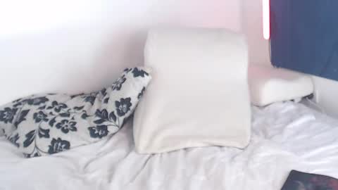 Snapshot of valeriaruiz_1 chatting on 01/02/25, 08:57 Valeria online show from 01/02/25, 08:57