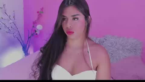 Snapshot of valeriaruiz_1 chatting on 09/26/25, 04:00 Valeria online show from 09/26/25, 04:00