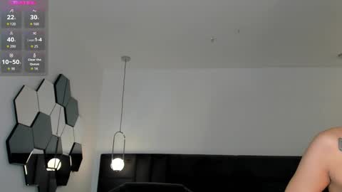 Snapshot of valeriavelvet chatting on 01/14/26, 12:11 Vale online show from 01/14/26, 12:11