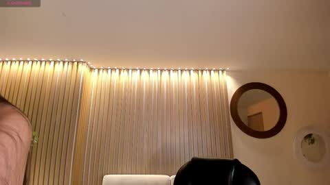 Snapshot of valeriavelvet chatting on 01/17/26, 11:59 Vale online show from 01/17/26, 11:59