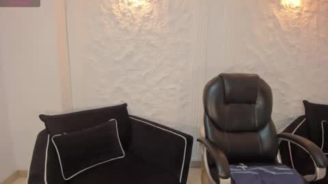 Snapshot of valeriavelvet chatting on 02/21/26, 11:33 Vale online show from 02/21/26, 11:33