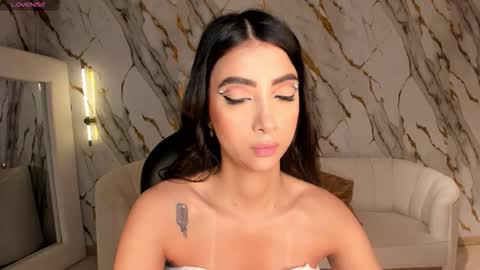 Snapshot of valeriavelvet chatting on 02/23/26, 12:02 Vale online show from 02/23/26, 12:02