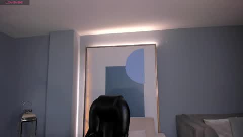 Snapshot of valeriavelvet chatting on 05/20/26, 12:00 Vale online show from 05/20/26, 12:00