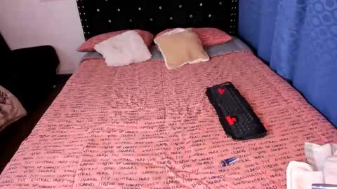 Snapshot of valerie_luxe_ chatting on 02/24/25, 02:19 valerie luxe   online show from 02/24/25, 02:19