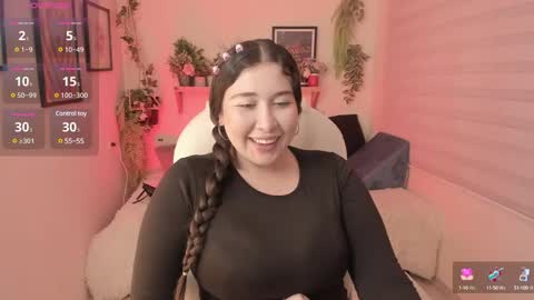 Snapshot of valerie_perez chatting on 12/14/24, 12:11 vale online show from 12/14/24, 12:11