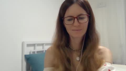 Snapshot of valerie_rose777 chatting on 10/12/25, 07:13 valerie_rose777 online show from 10/12/25, 07:13