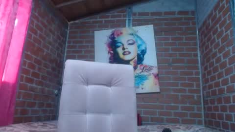 valerie_rousse online show from 01/15/25, 08:48