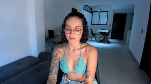 Snapshot of valerieaustin chatting on 07/01/26, 04:18 call me Val online show from 07/01/26, 04:18