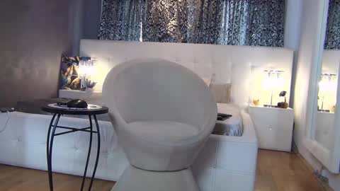 Valerie online show from 10/09/25, 10:57