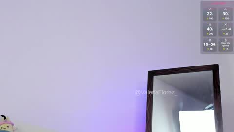 Valerie  Ig valerieflorez  online show from 01/31/25, 08:43