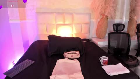 valeriekhaleesi online show from 04/15/26, 09:37