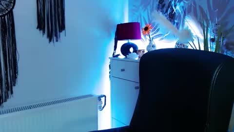 Valerie  online show from 02/11/25, 09:53