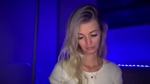 Valerie  online show from 09/19/25, 09:26