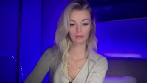 Valerie  online show from 09/22/25, 08:22