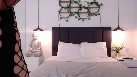 Snapshot of valerigh_ chatting on 02/06/25, 07:29 VALERI online show from 02/06/25, 07:29