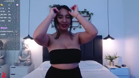 Snapshot of valerigh_ chatting on 02/10/25, 07:49 VALERI online show from 02/10/25, 07:49