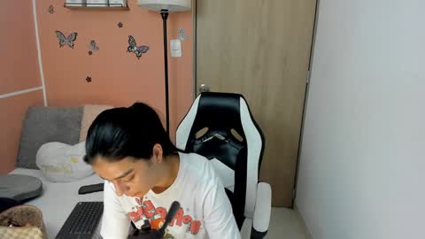 Juli C online show from 12/16/24, 09:09