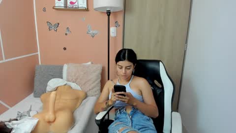 Juli C online show from 01/17/25, 08:33