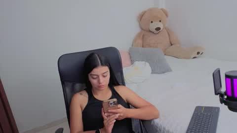 Juli C online show from 02/04/26, 01:00