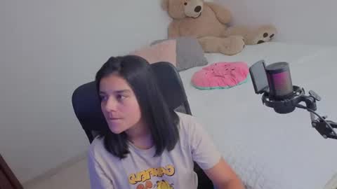 valerihouse_ online show from 06/12/26, 01:26