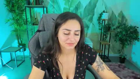 Snapshot of valeriiemills chatting on 11/27/25, 03:47 Valerie online show from 11/27/25, 03:47