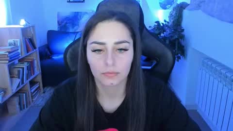 Snapshot of valeriiemills chatting on 03/01/26, 02:41 Valerie online show from 03/01/26, 02:41