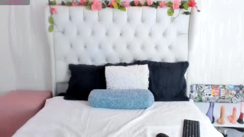 valeria111111 online show from 01/08/25, 12:05