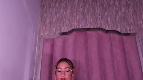 Snapshot of valery_97 chatting on 10/11/25, 03:17 Valeryn online show from 10/11/25, 03:17