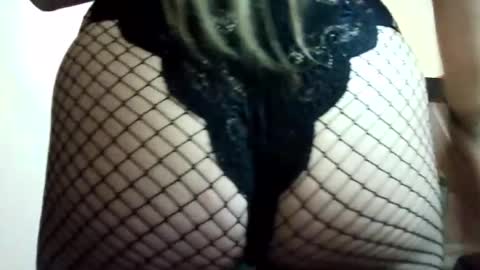 Snapshot of valery__rouse_ chatting on 06/23/26, 10:41 Valery online show from 06/23/26, 10:41