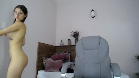 Snapshot of valery_aranch1 chatting on 10/24/25, 07:54 valery aranch1 online show from 10/24/25, 07:54