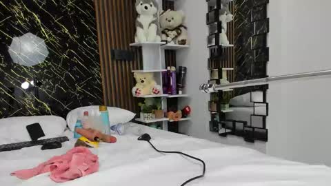  valery kiim2  online show from 11/30/25, 11:14