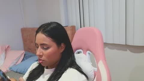 valery_lovex_ online show from 04/21/26, 02:37