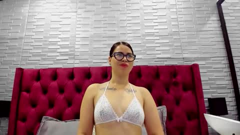 Valery Moon online show from 10/08/25, 12:03