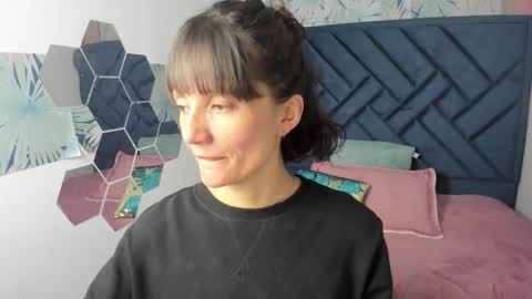 VALERY MORE online show from 02/22/26, 12:15