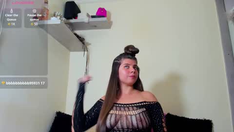 Snapshot of valeryjohanson chatting on 10/21/25, 01:39 Valery online show from 10/21/25, 01:39