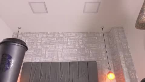 valerykat_ online show from 10/11/25, 11:09